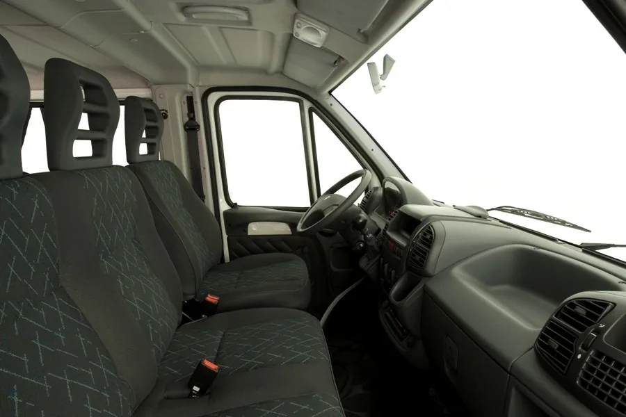Peugeot Boxer 2.3 HDI Longo 16 Lugares