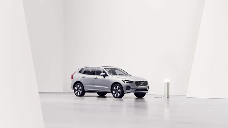 Volvo XC60 2.0 T8 Recharge Ultimate Auto AWD at phev