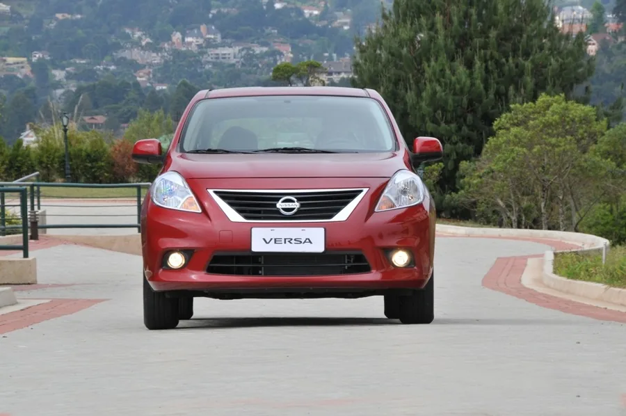 Nissan Versa 1.6 16V S
