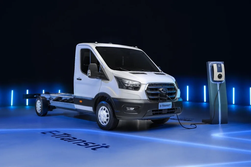 Ford Transit 2.0 EcoBlue Chassi 4.7T tdci cabine