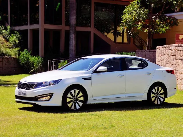 Kia Optima 2.4 EX Y557