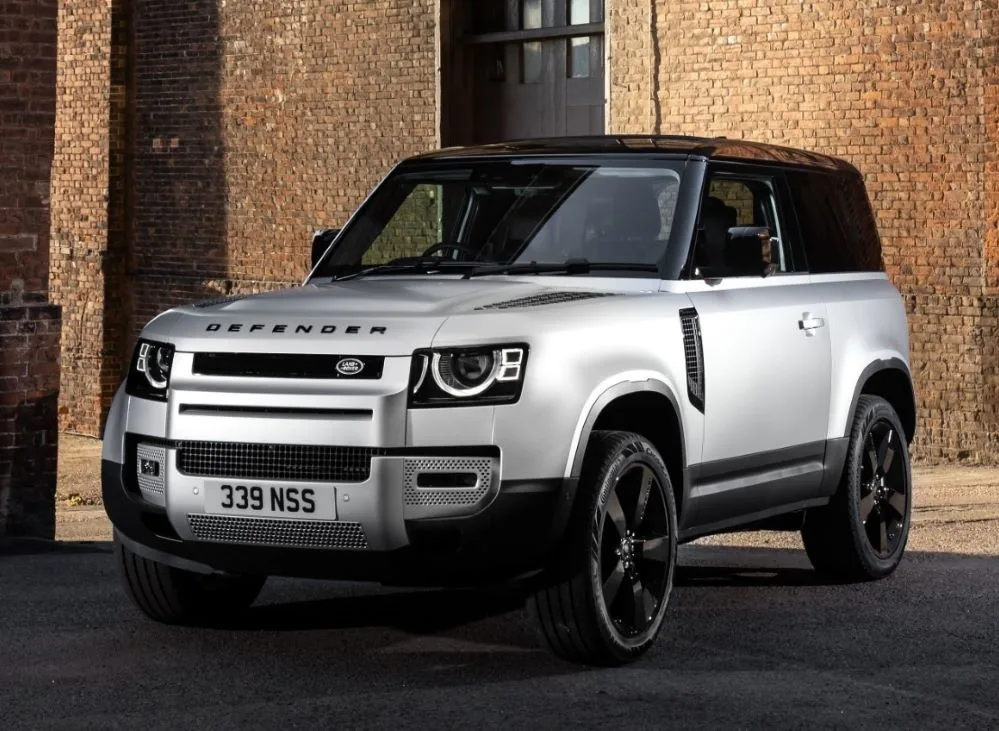 Land Rover Defender 3.0 D300 XDynamic HSE 110 Auto 4WD x-dynamic mhev
