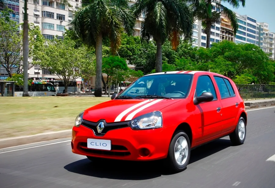 Renault Clio Authentique 1.0 16V (Flex) 4p