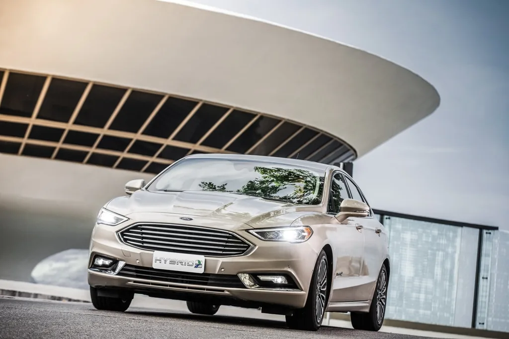 Ford Fusion 2.0 16V Hybrid Titanium (Aut)