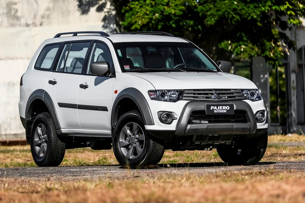 Mitsubishi Pajero 3.2 DI-D HPE 4WD (Aut)