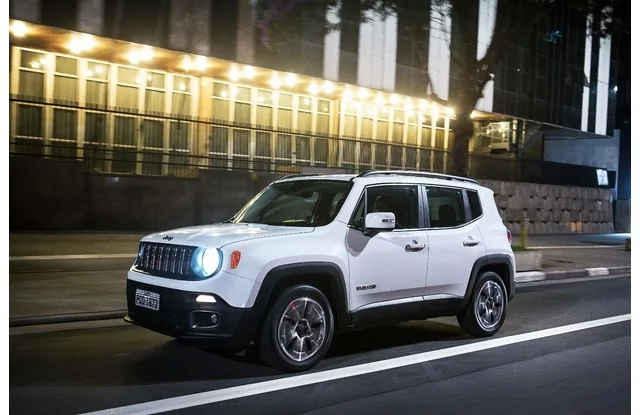 Jeep Renegade Longitude Teto 1.8 (Aut) (Flex)