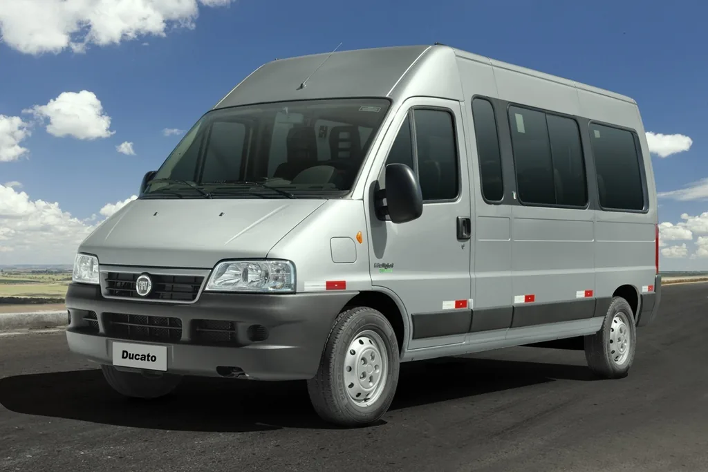 Fiat Ducato 2.3 TDI Multijet Minibus (15 Lug) (Teto Alto)