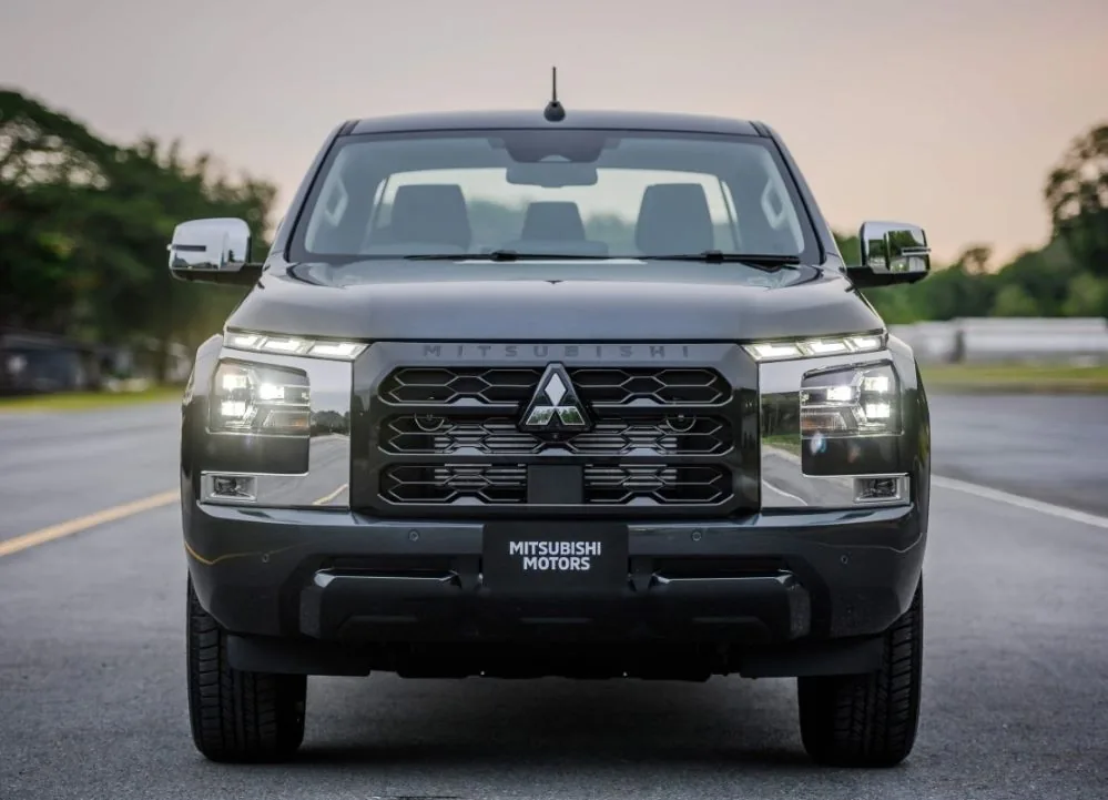 Mitsubishi L200 2.4 D Urban Auto 4WD triton