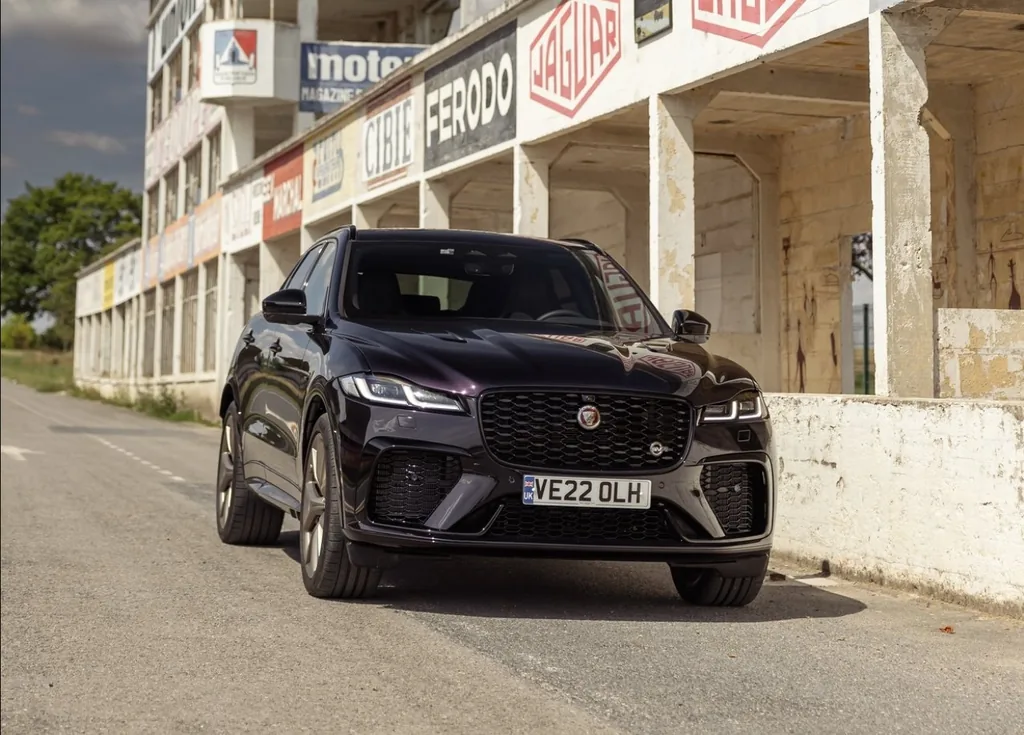 Jaguar F-Pace 2.0 P400e R-Dynamic SE Auto 4WD phev