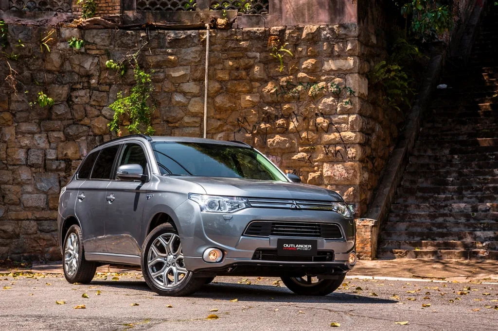 Mitsubishi Outlander 2.0 16V PHEV CVT 4WD