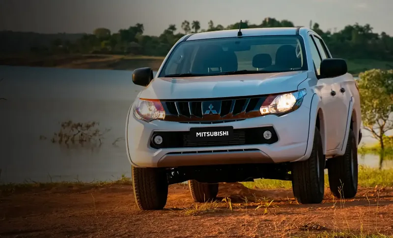Mitsubishi L200 2.4 D GLS Auto 4WD triton