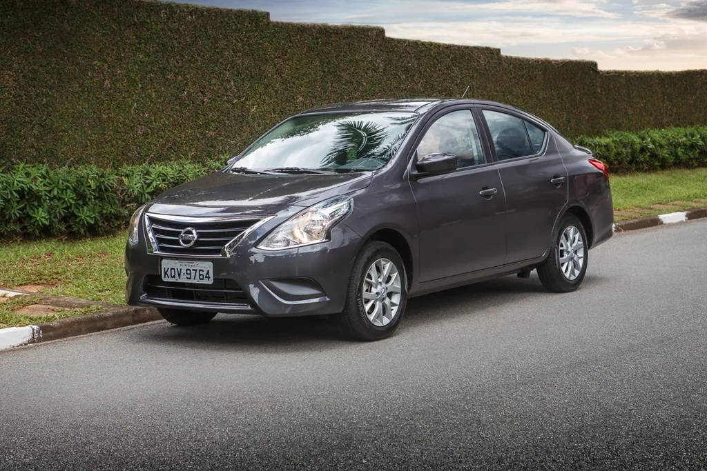 Nissan Versa S 1.0 12V (Flex)