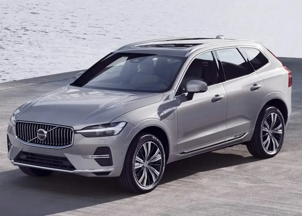 Volvo XC60 2.0 T8 Recharge Inscription AT 4WD inscrip auto phev