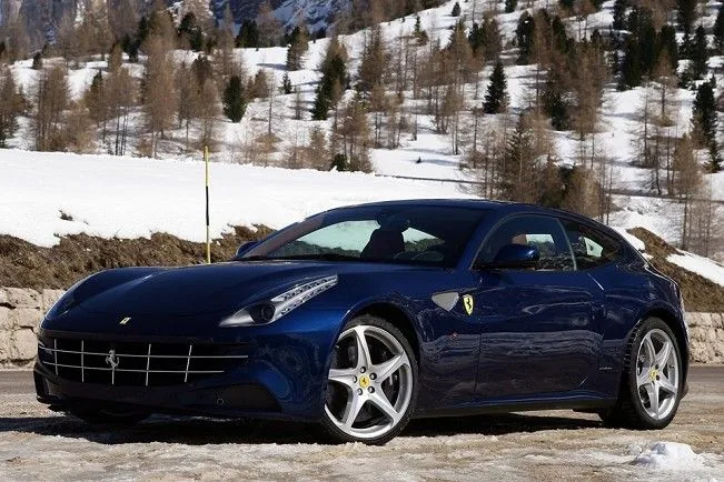 Ferrari FF 6.3 V12 DCT 4WD