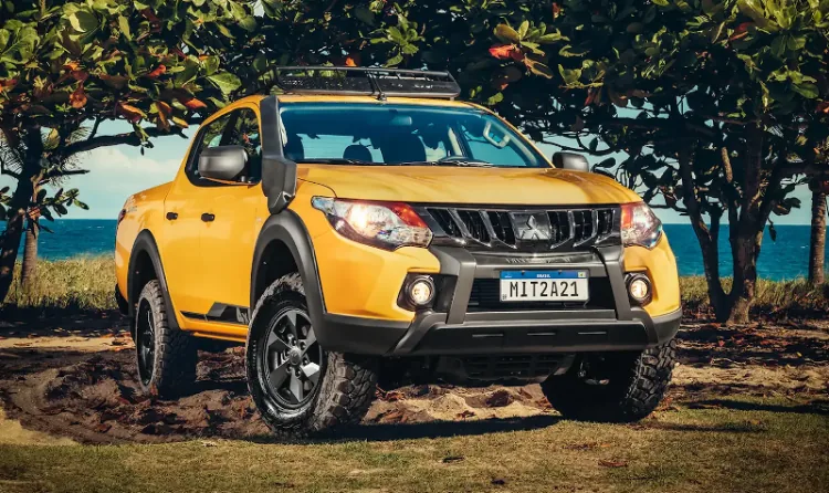 Mitsubishi L200 2.4 D HPE-S Auto 4WD triton sport