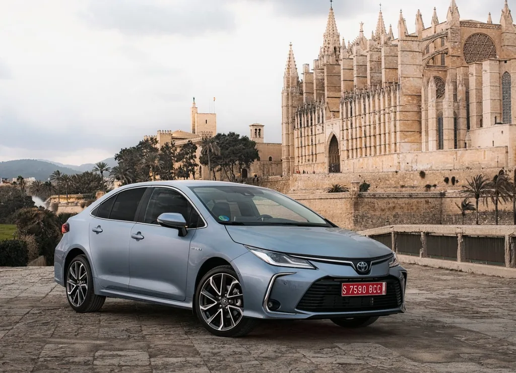 Toyota Corolla 1.8 Altis Premium Hybrid CVT hev