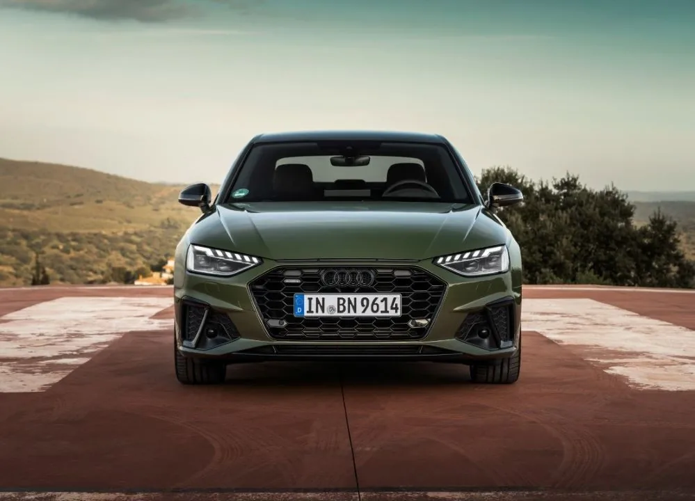 Audi A4 2.0 S line S Tronic quattro mhev
