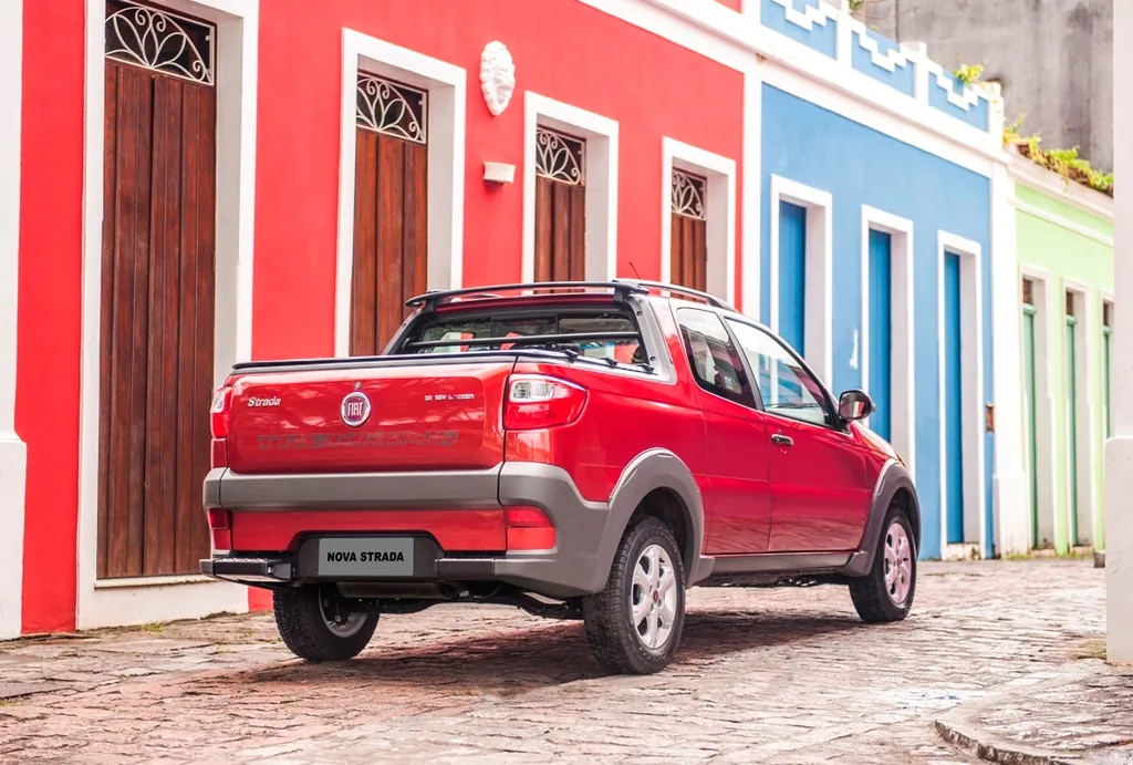 Fiat Strada Trekking 1.6 16V (Flex) (Cabine Dupla)