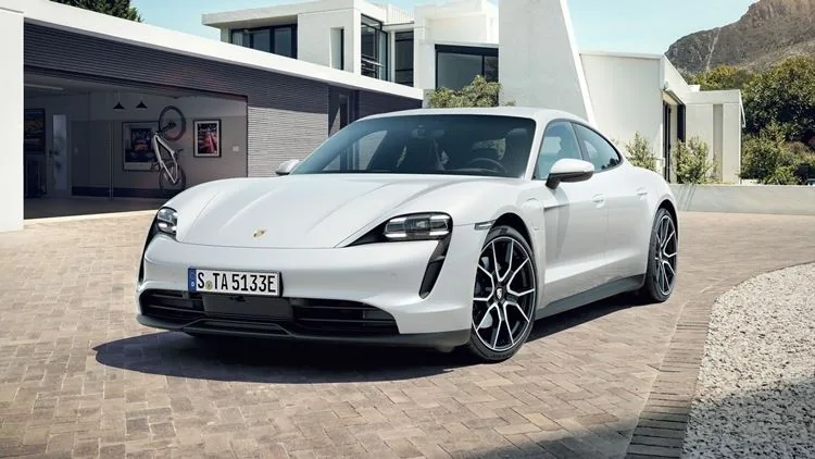 Porsche Taycan 93kWh Turbo S Auto bev