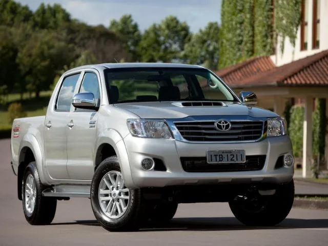 Toyota Hilux Hilux STD 4x4 2.5 (cab. dupla)