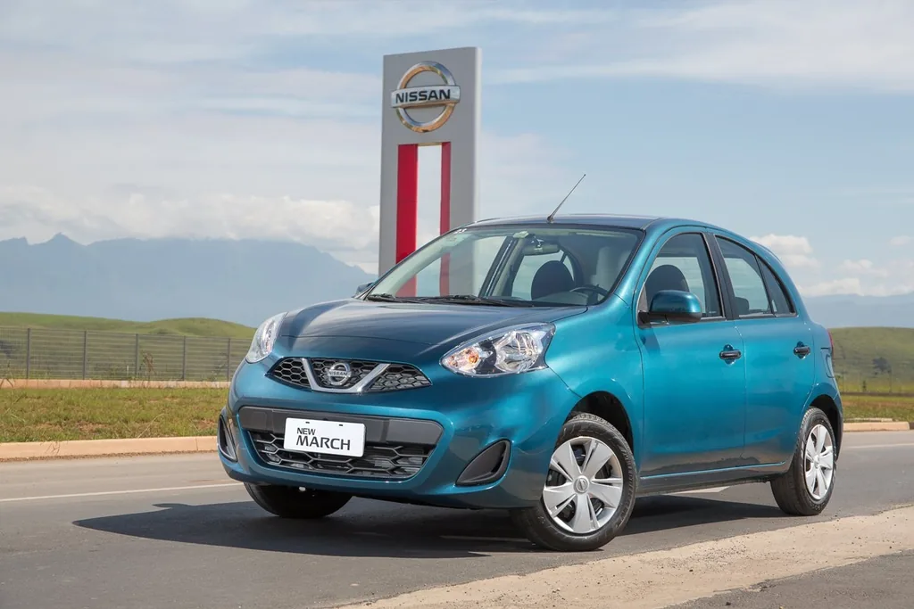 Nissan March 1.6 16V S (Flex)