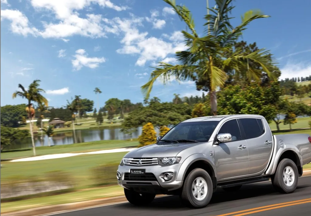 Mitsubishi L200 3.5 V6 HPE Auto 4WD (Flex)