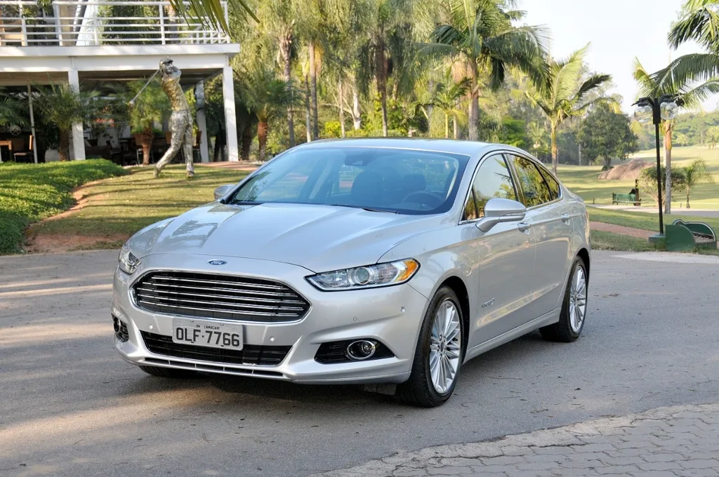Ford Fusion 2.0 16V Hybrid Titanium (Aut)
