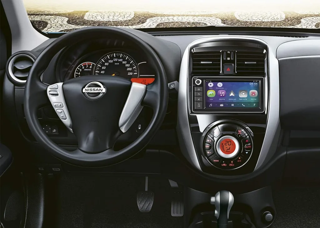Nissan March 1.6 SV (Flex)
