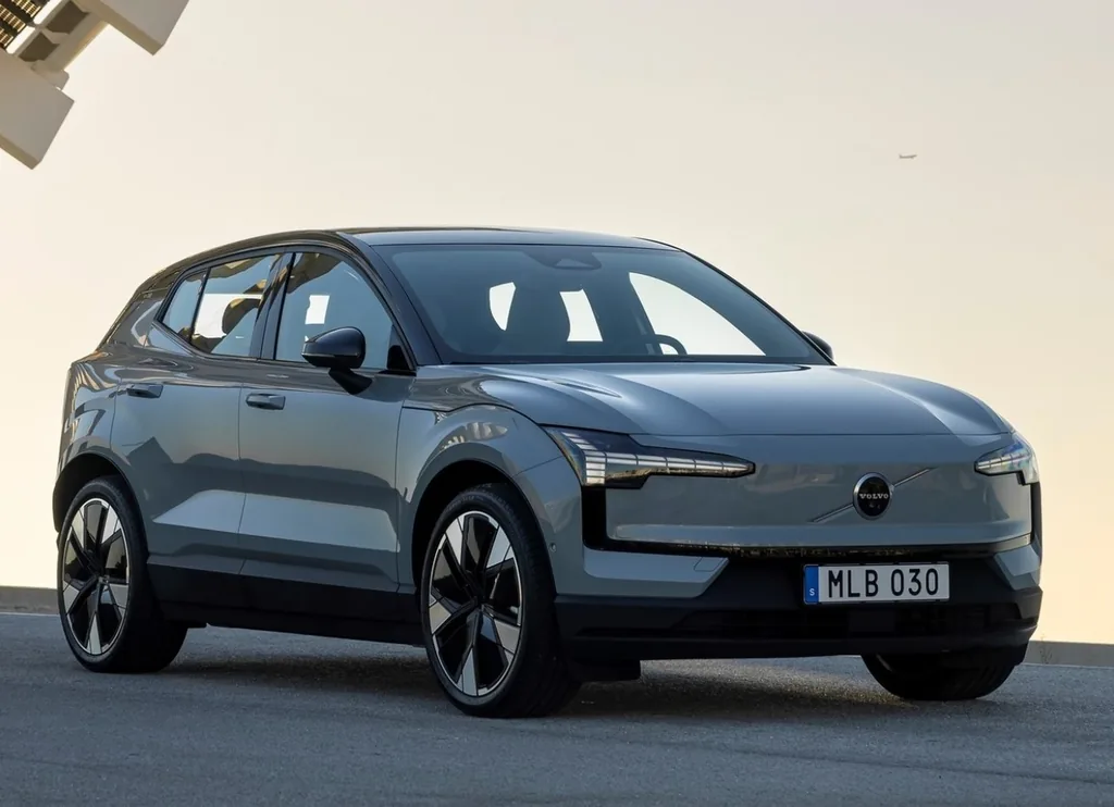 Volvo EX30 BEV 69kWh Ultra Twin ExRang range extended awd