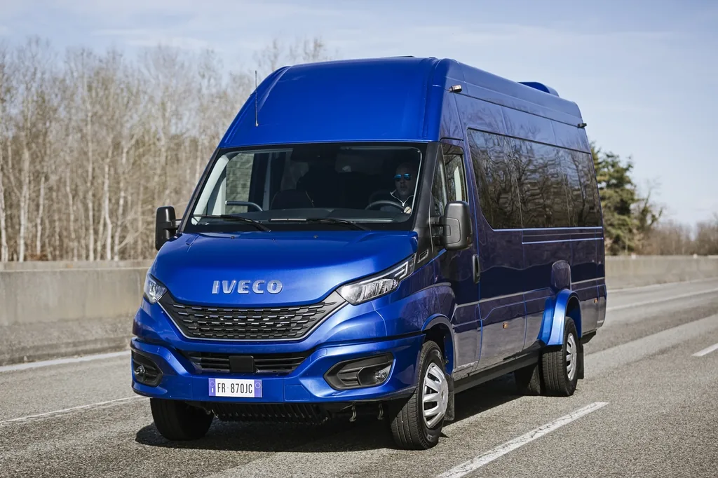 Iveco Daily 3.0 50-180 Vetrato - 4100