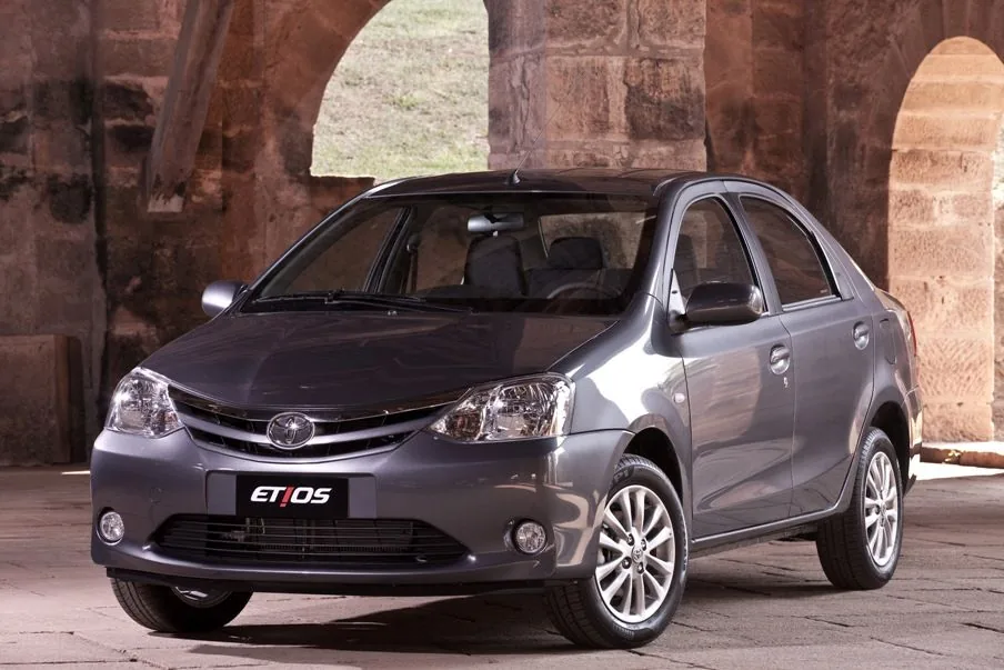 Toyota Etios Sedan XS 1.5 (Flex)