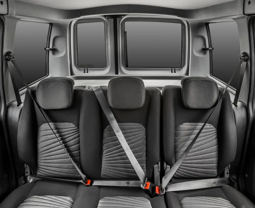 Fiat Doblo Essence 1.8 7L (Flex)