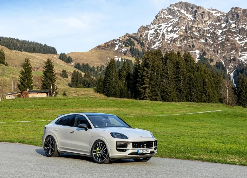Porsche Cayenne Coupe 4.0 Turbo GT Auto 4WD