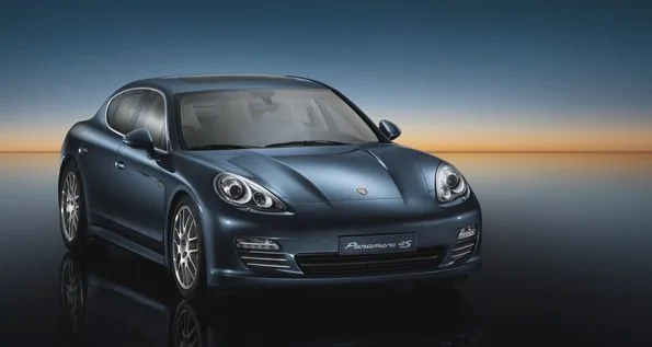 Porsche Panamera 4.8 Turbo 4WD