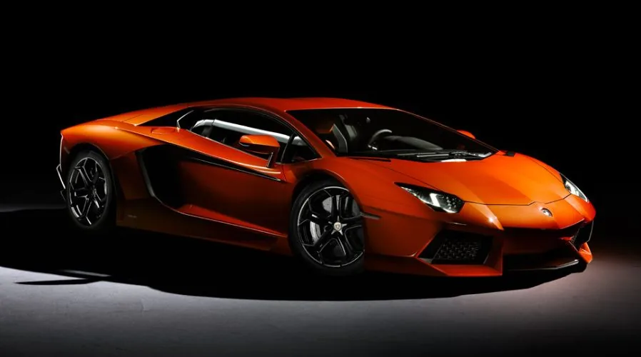 Lamborghini Aventador LP 700-4 6.5 V12