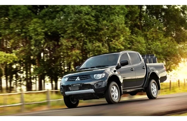 Mitsubishi L200 Sport 2.4 DID-H HPE Top 4WD (Aut)