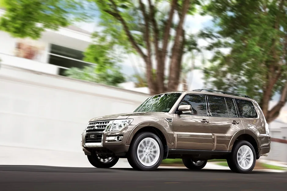 Mitsubishi Pajero Full 3.8 V6 5D HPE 4WD