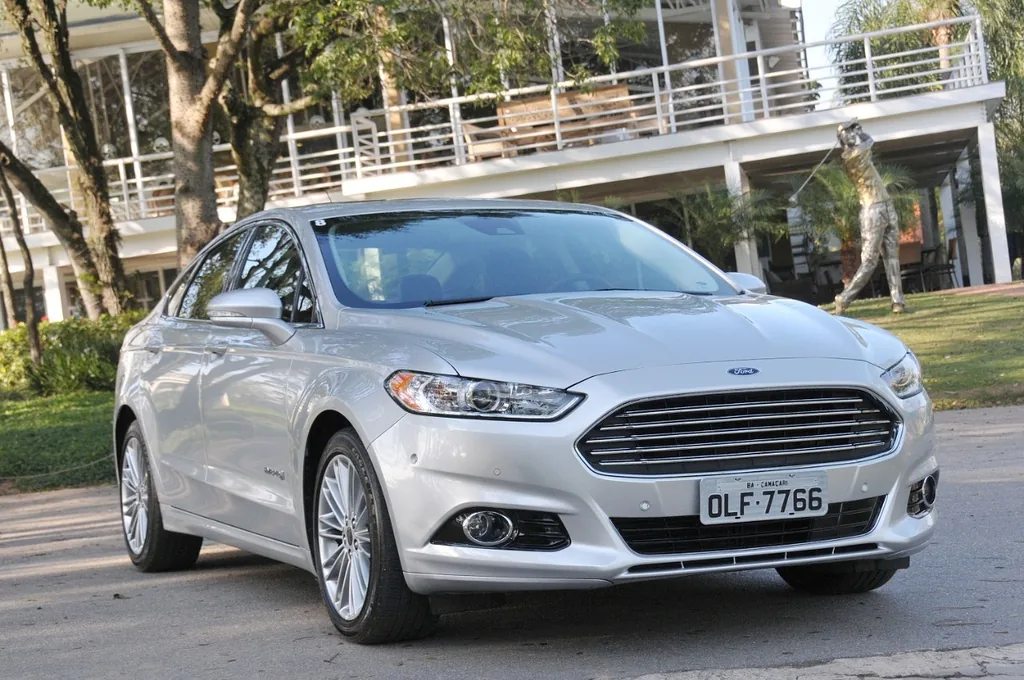Ford Fusion 2.0 16V Hybrid Titanium (Aut)