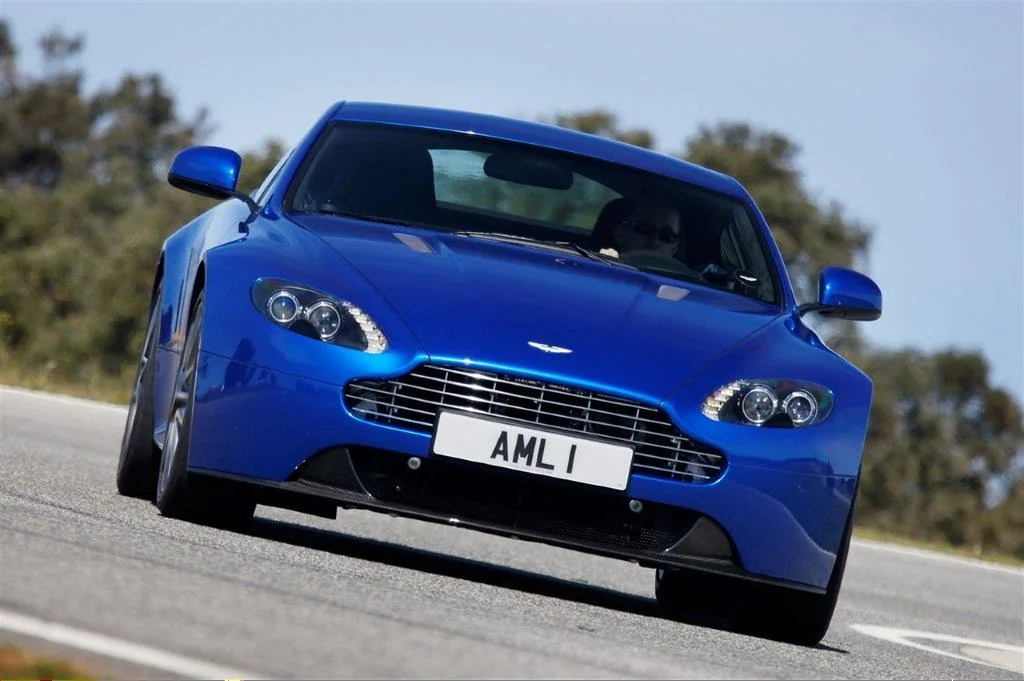 Aston Martin Vantage 4.7 V8