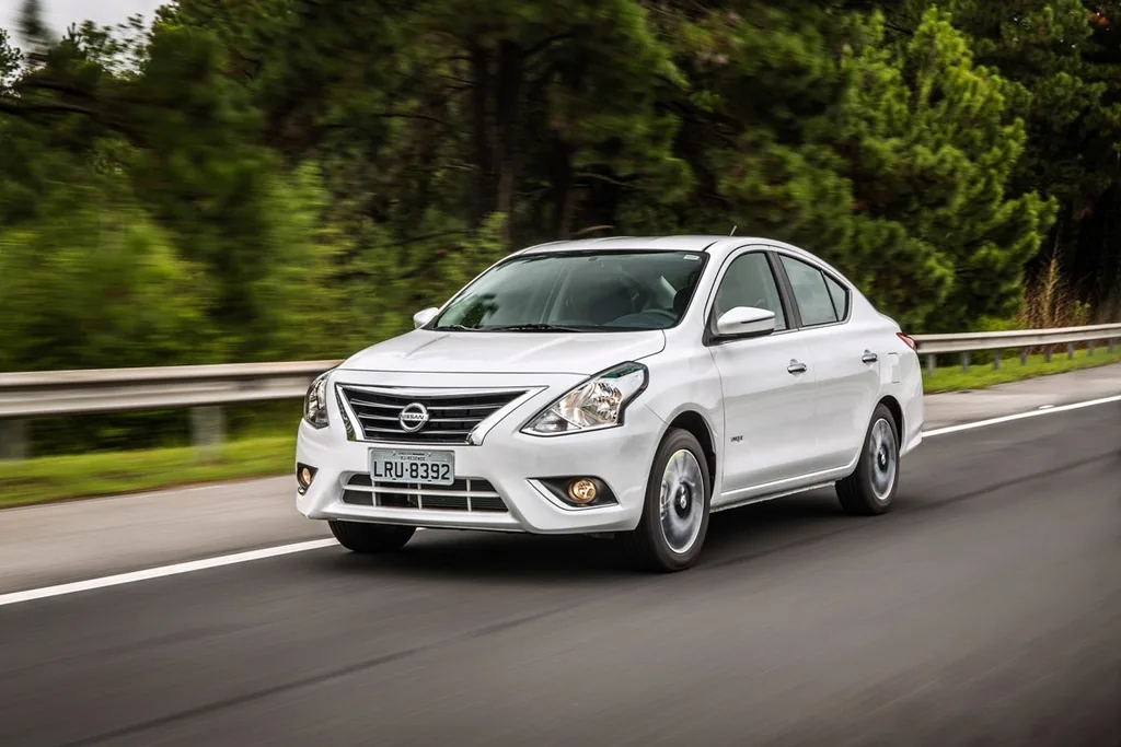 Nissan Versa 1.6 16V Unique (Flex)