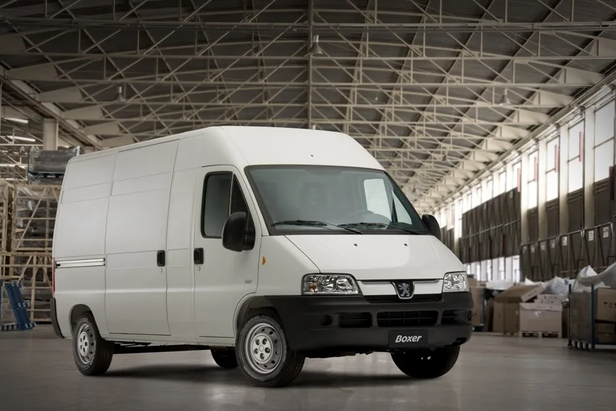 Peugeot Boxer 2.3 HDI LH 350 Executivo Luxo 16 Lugares