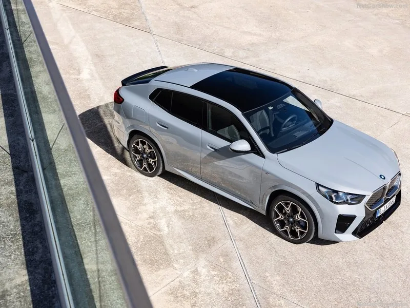 BMW iX2 BEV 66kWh xDrive30 auto xdrive30e