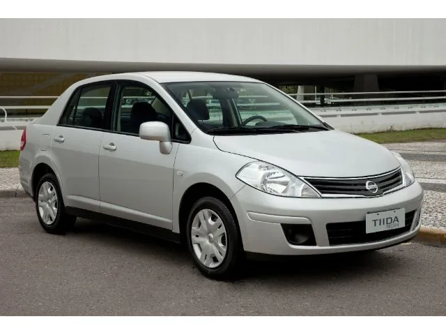 Nissan Tiida Sedan 1.8 16V (Flex)